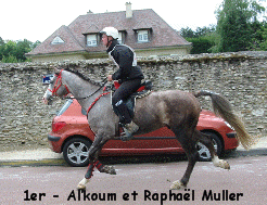 Animation gif Le podium des 130kms de Rambouillet : 1 er Al'koum et Raphael Muller  - 2&egrave;me Eldair de cabirat et Jean Noel Lafaure - 3&egrave;me Dakota et Julien Collange